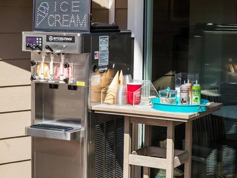 9CAC27AE7647F18E65BB713305430632