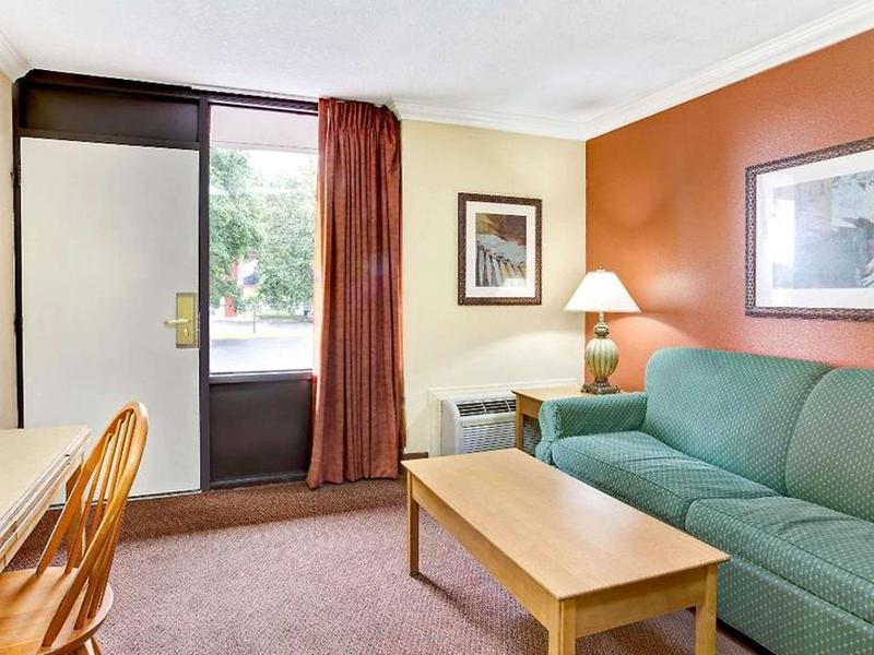 41D23093BF00E144F54870B4D2299890