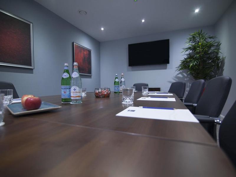 36B9640509EF02532E94A02333A7888F