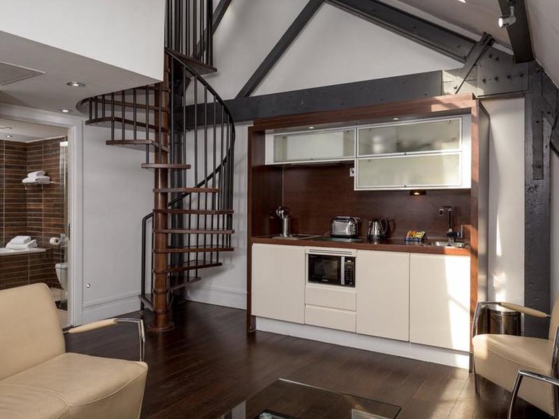 C0F5D17AF336A6DD7124B882C8C5D5AC