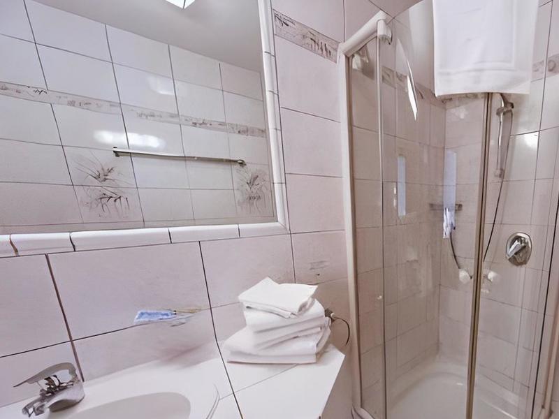 B72F47BAAFDD0E1ED2AE282D7B500AD3