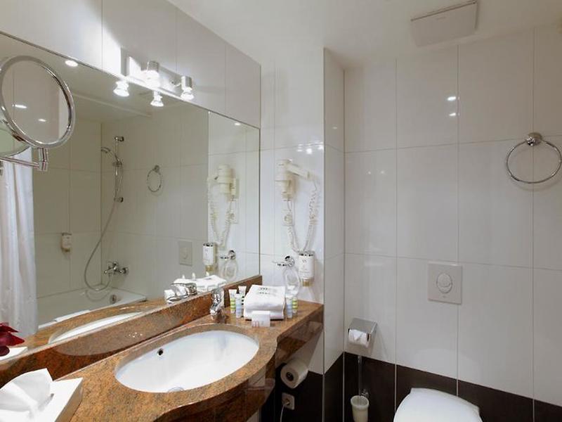 E0D9F80DF366E9540BCF9968F0DF70AB