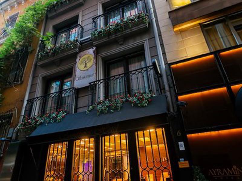 F90B5E63B3AC942C99C08C06EA79C744