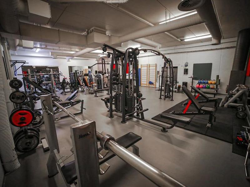 C612B86B89354F9BED7EA8304227755A