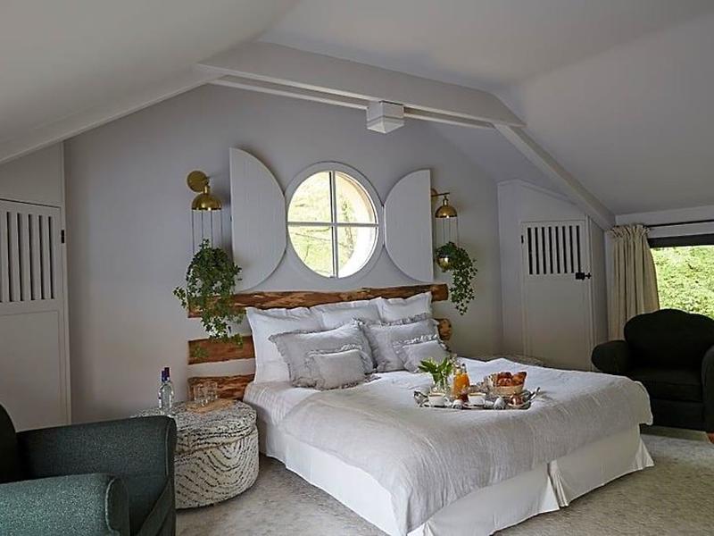 4B94C0617BC18ED86717D22427AF51EC