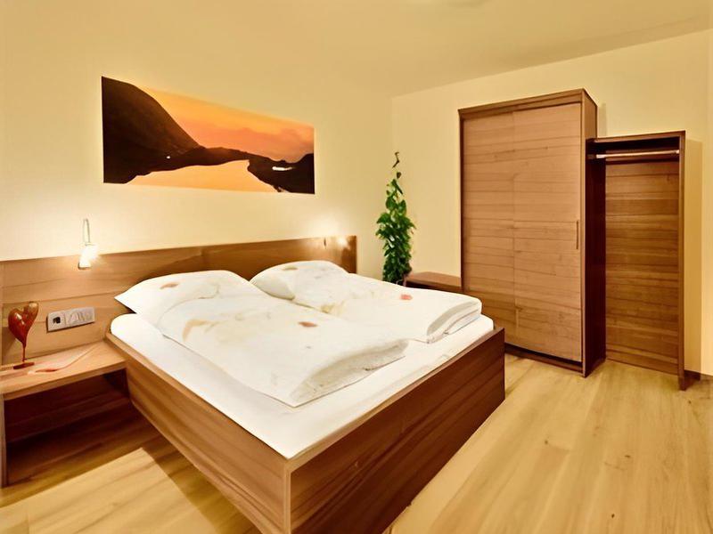 309D133F6AA8A0C54656D386E8C64176