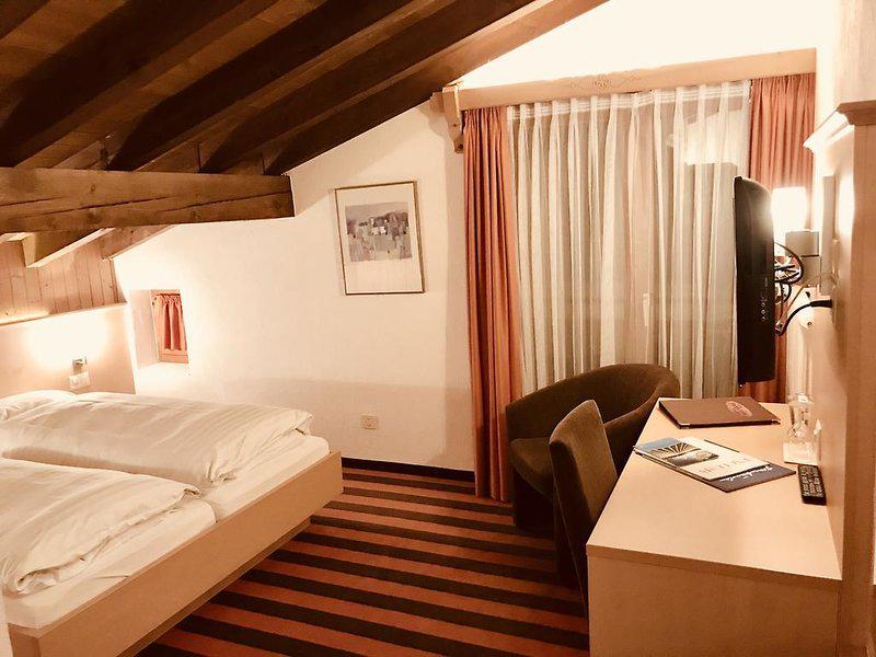 A1CED6ADA807F54CE9A24CA595D0401C