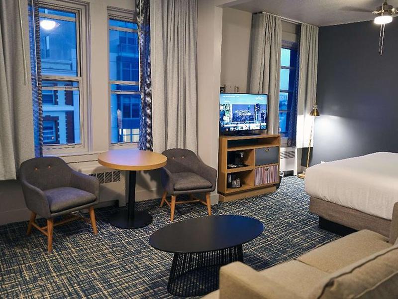 B2039417512B4742DF53FAD5AF4EDA42