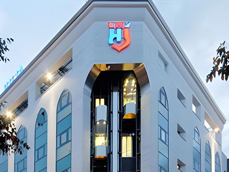 C161565620F56264C6BDDB0AE7F3B6A8