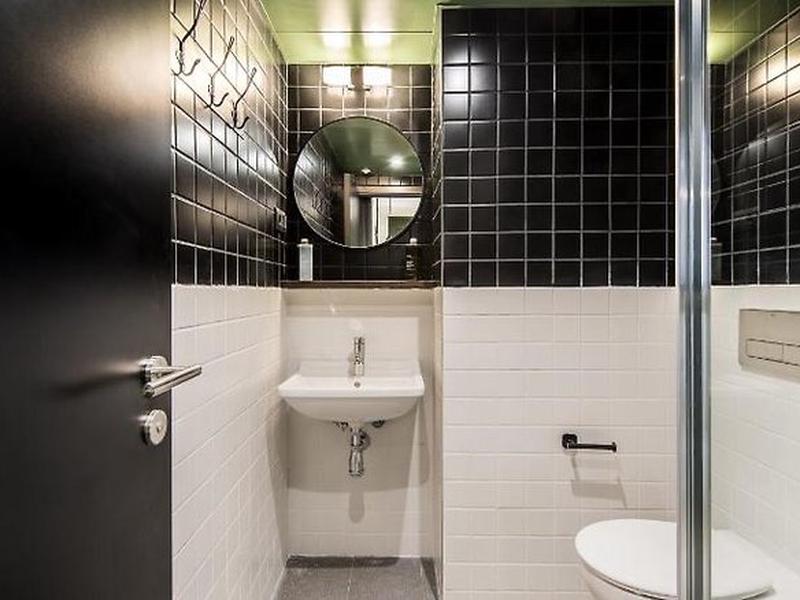 81EEFF640EED0B47A924A9C368B7C04A