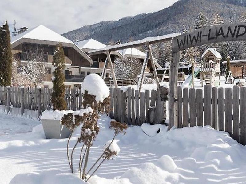 5D5B74DD4F34E35E5BA53F295FED91FD