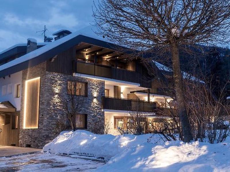 5A2A2D9FFC97412800FBBAA41B4ED3A5