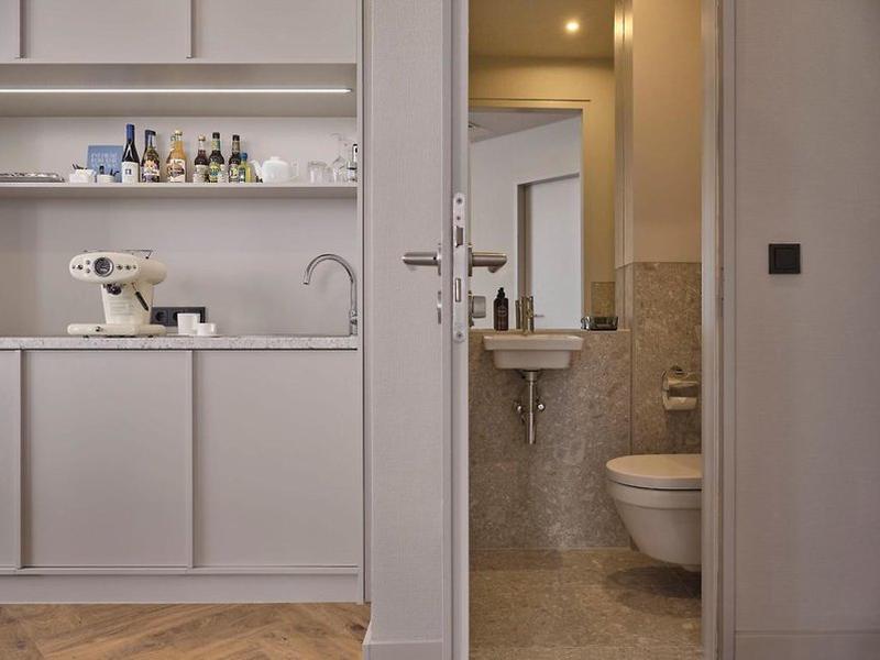 9094F9FAF9E5A28F37C87A24B451DA25