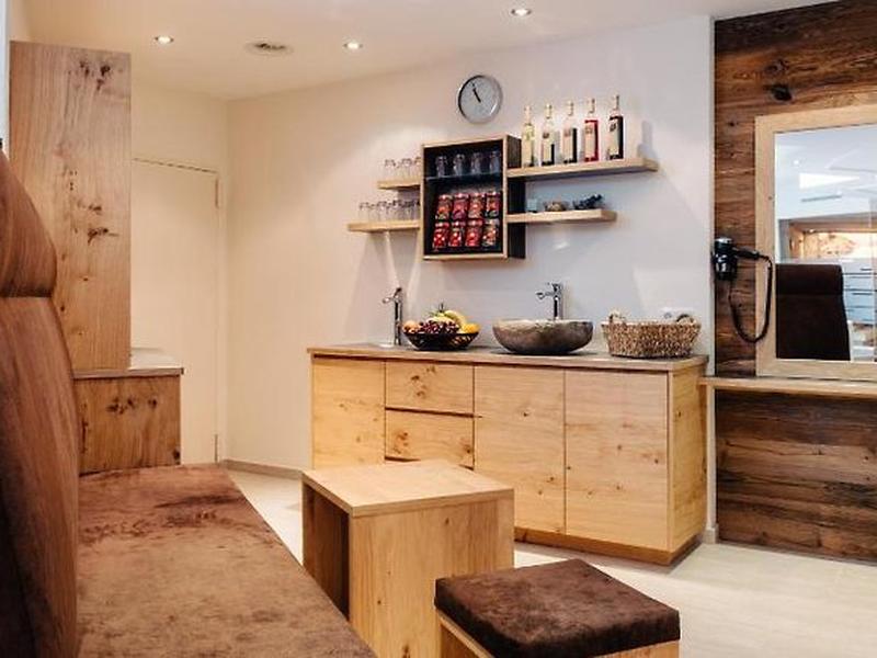 C4177BE79E37B18EDC3368DA334D52DD