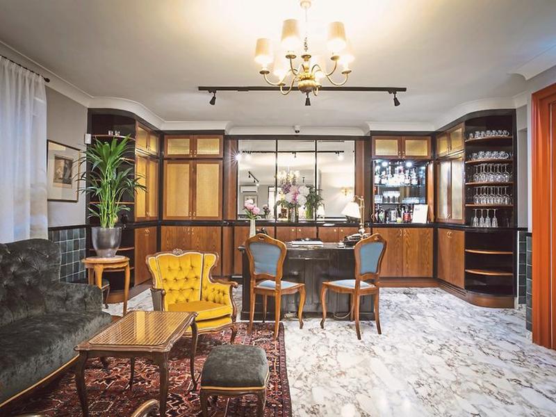 F1033E3297FD050A3BEE2E329B60FE23