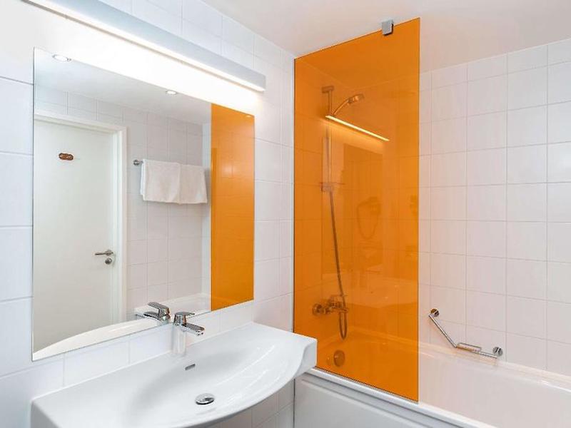 33FD45A34A578136AAD0499F3E95B3F0