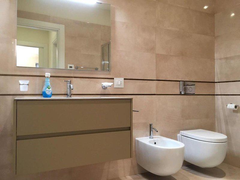 750864EA01E81666735D605B7D218582