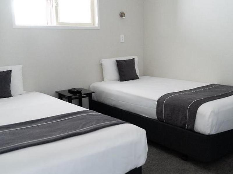 Pacific Coast Motor Lodge