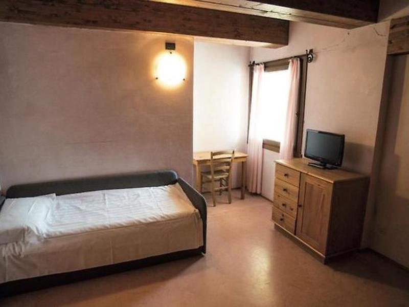 F31AEC1EDB4644348EFB56DBAB8A3CD9