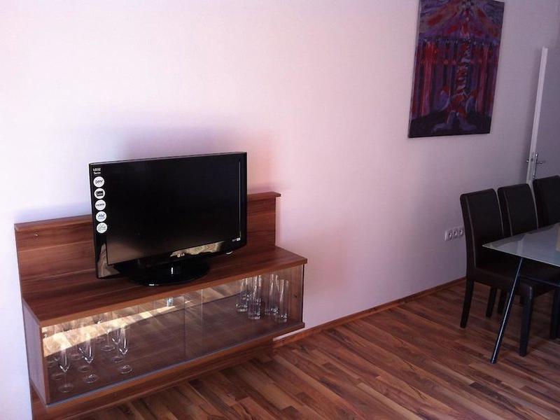 F27AA01E9F4A12974DCAAA9A4581F84D