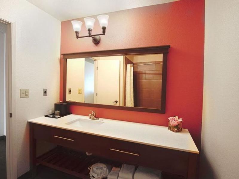 713C13E730B868B50DB73972E709C458