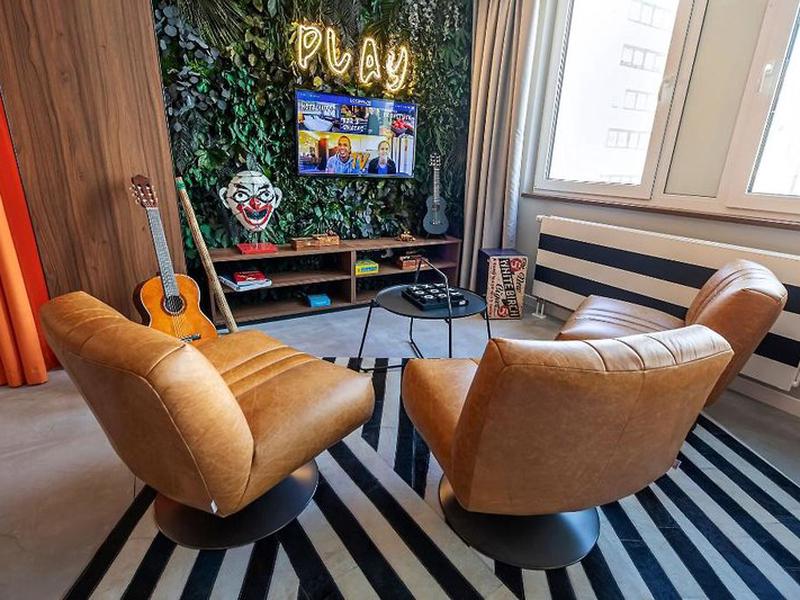 4E818FBA0816E2CF404043365870EFAB