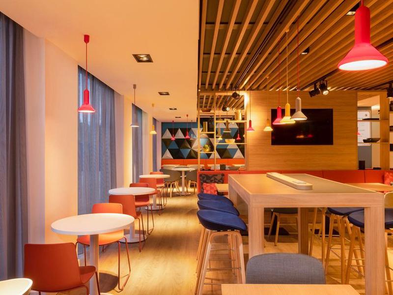 38B23890DF241FA42CED1C2738291597