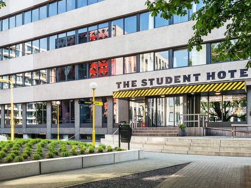 A27BA90DF0AC40AEF74DD5554716D97C