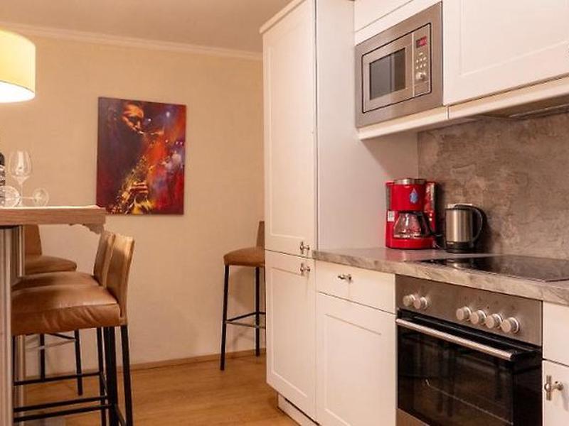 4EF28525EB3AA9FBE4002E5E05C34057