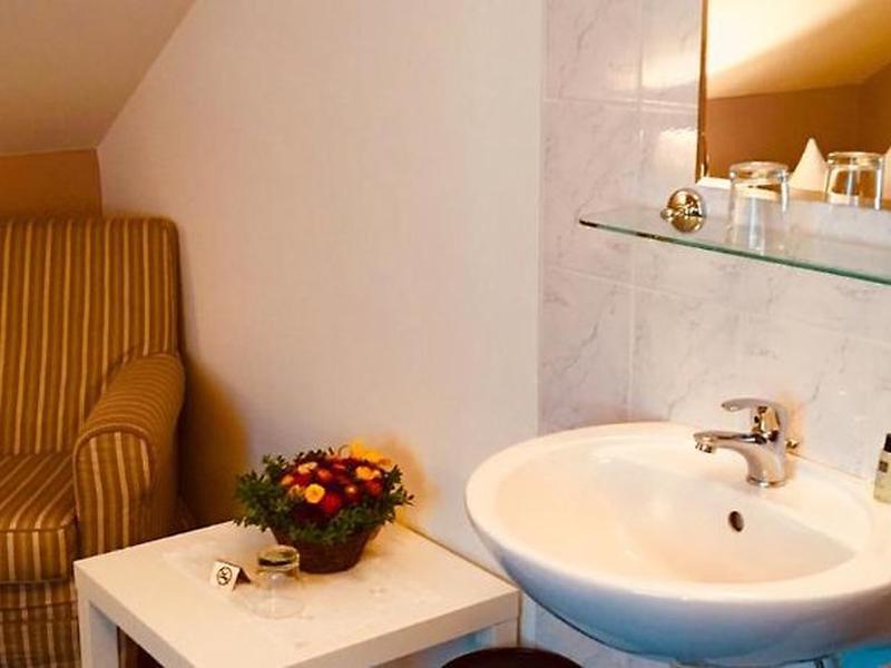 E6F3E15C9218413217EC70686B8D8B21