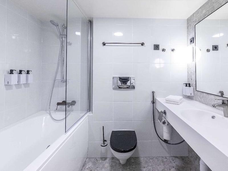 F5A50CE87260D4C157738D68D1926422