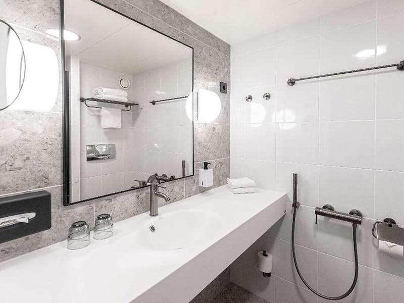 6E8EF1178C0E0AD6C6A8C1EB05859C78