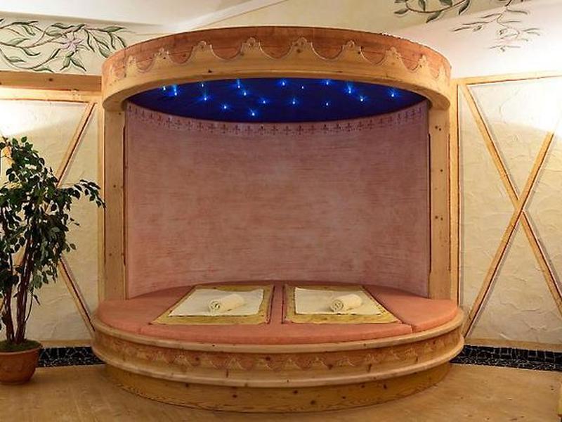 CBFFC46A4D8935A294A0613A6B9F516A