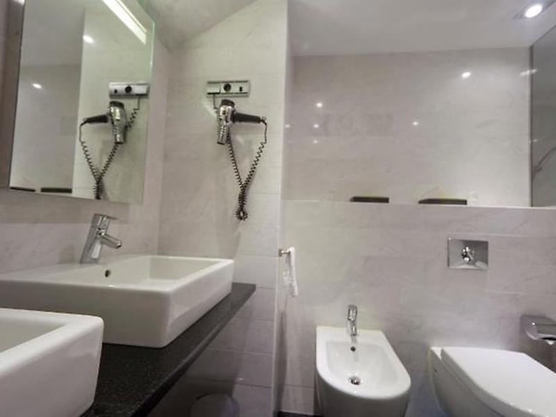 514AEF31DBD84B72EF0D8FB8BDA89BE7