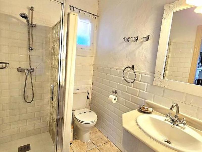 080B8B2E00BEC03E88A34329B82A321F