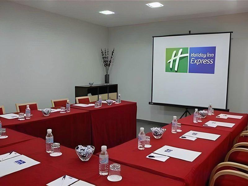 8BE32CB55303295715AACDE6620B423C