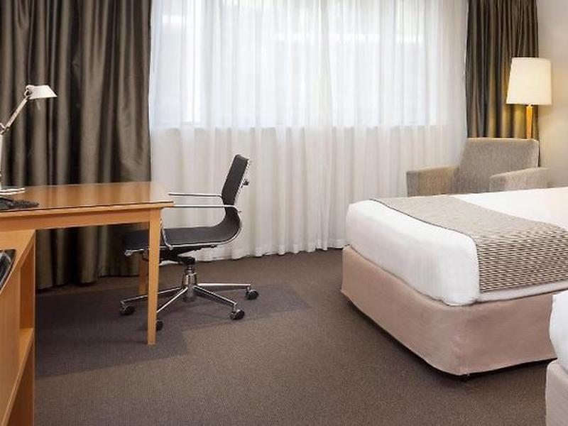 0B6F9EECAEF3675F56D3A68A5922BF44