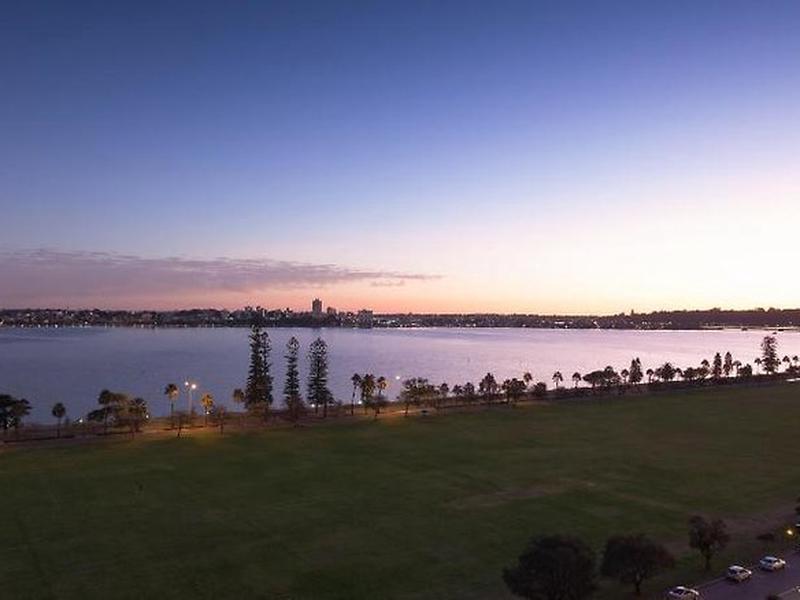 5A8870B9C7E8715F718F743904F8A158