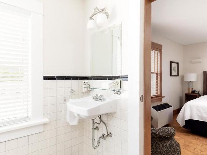 F4160B33B375931CD5B65C293EBFE9C2