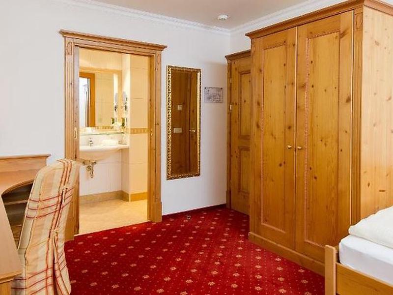 26EDD3CAE8B83BD7BD5252A38F5CB47C