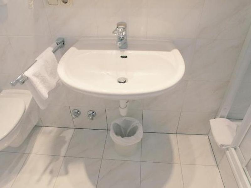 3B86AA7B305B8F772D5380456B7920D4