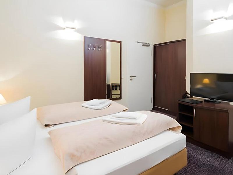 7AE0C7757A4A6476A4F7BECD3A889777