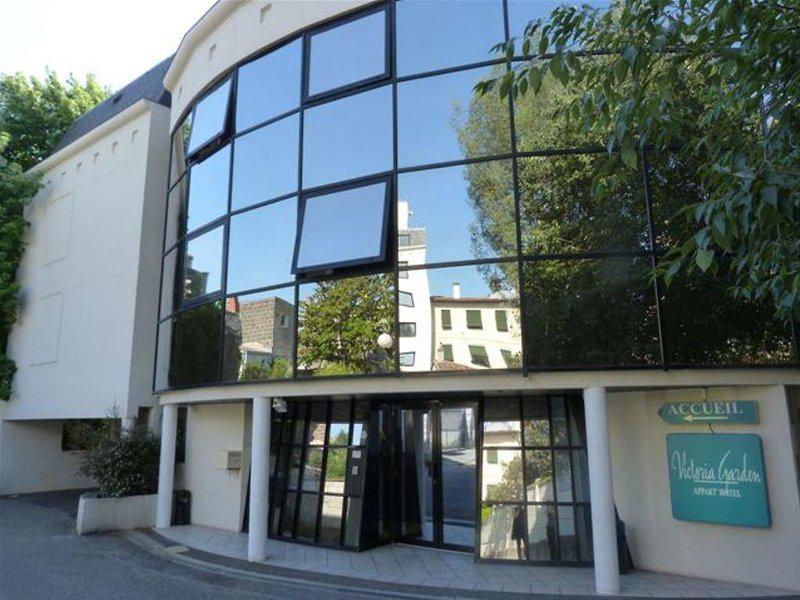 8D78ACB164A7E111BFFEB3F4866D0F9D