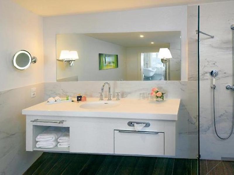 387457C3CFA262EF3C0A23BF5B01CA9E