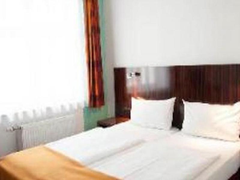 EB90CD2E06DA6A14106FB7DB2F84BBA4