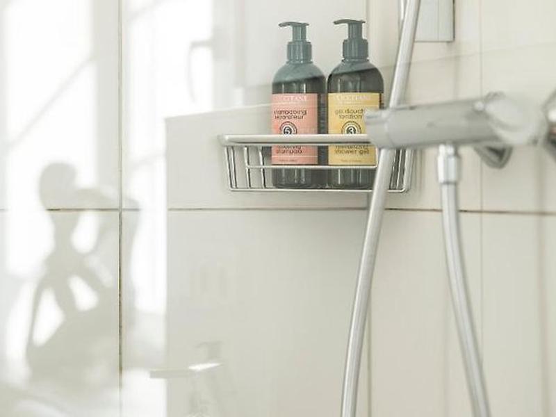 984C7F64ADE9350326EE13284FAC229B