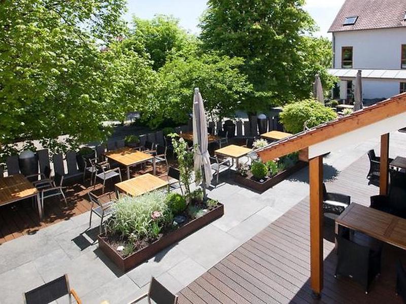 E233B560E3780F3909C5122D23AF8985