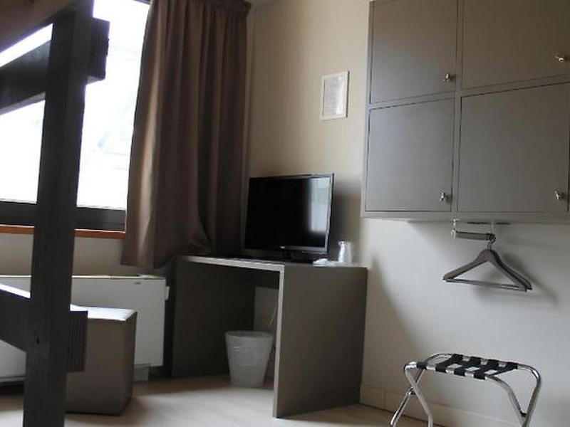 3B81C84EF8FF86FBC43230347C3FC054