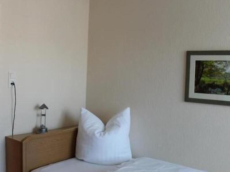 3CA287DC07B38468F0AF35707FFA560B