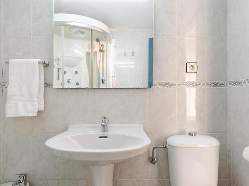 2B25CF41A494D246E01728F7527A5740